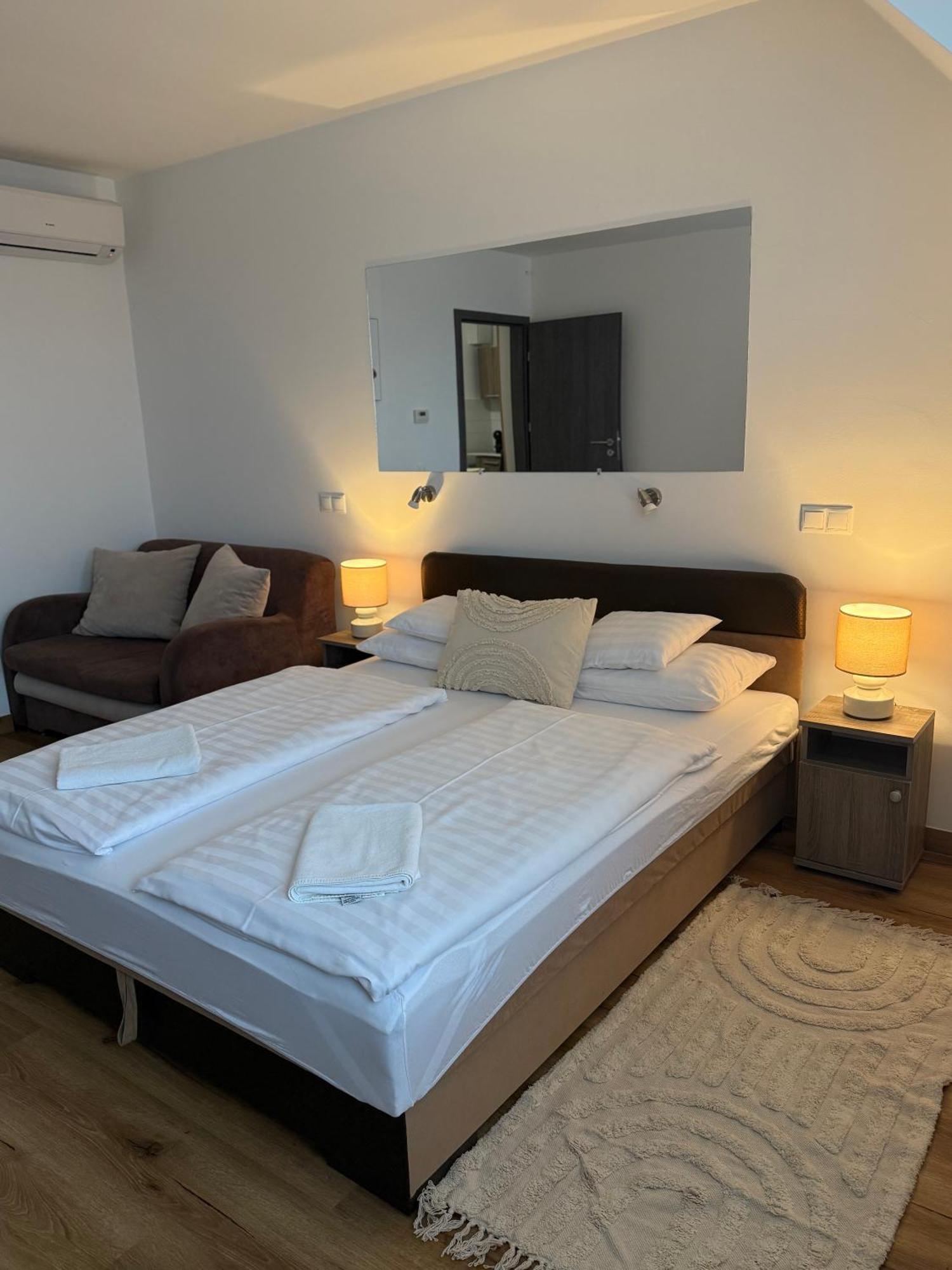 Apartment Ferzs *